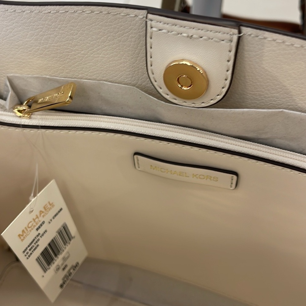 MICHAEL KORS
Reed Large Leather Belted Satchel Shoulder Tote Handbag 
Lt Cream - Picture 6 of 16